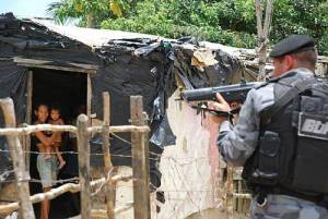 Ação policial em favela...